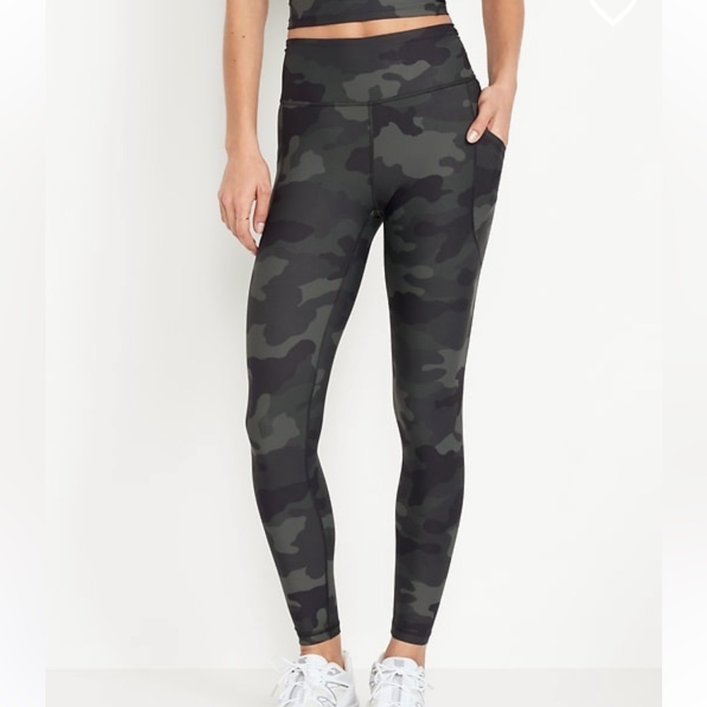 Old Navy Camo Powersoft 7/8 Legging